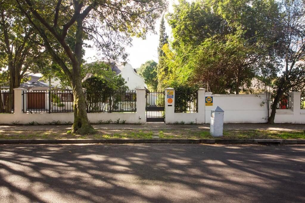 Mawethu Peaceful Garden With Covered Pool And Braai Area Cape Town Eksteriør bilde