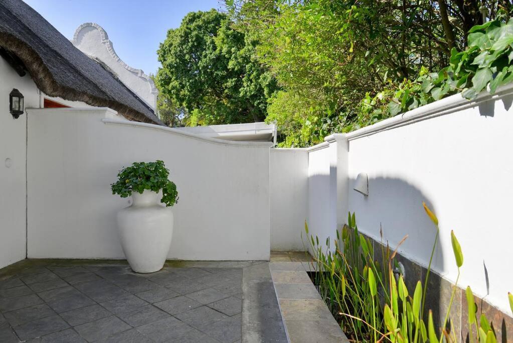 Mawethu Peaceful Garden With Covered Pool And Braai Area Cape Town Eksteriør bilde