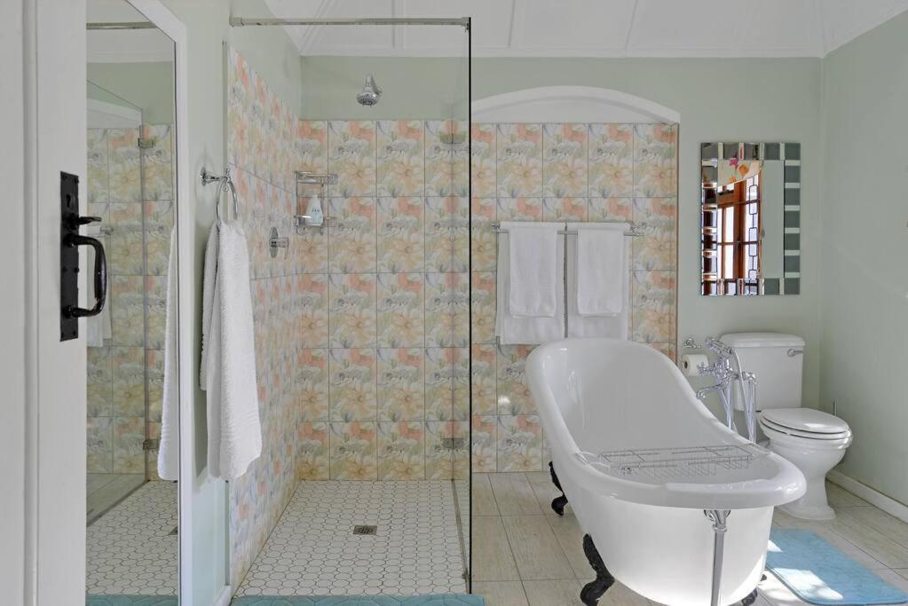 Mawethu Peaceful Garden With Covered Pool And Braai Area Cape Town Eksteriør bilde
